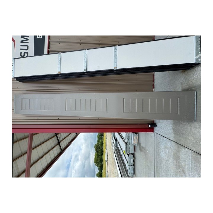 14x7 Amarr TerraTone Un-insulated Long Raised Panel With Glass